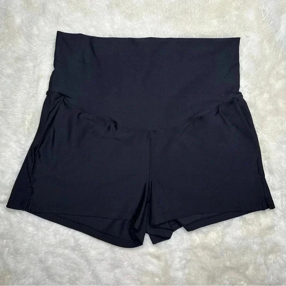 Old Navy Pants - Old Navy Active Powersoft  Yoga Shorts Black Pockets High Waist Size Medium